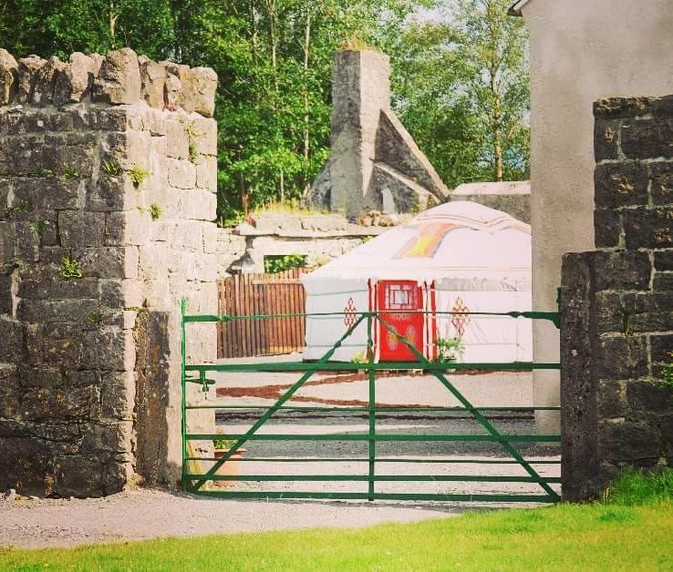 Galway Glamping Hotel Tuam Exterior foto